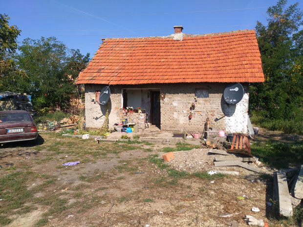 Супругу пресудила секиром док су гледали телевизију (ФОТО)